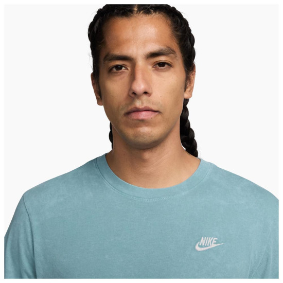 Nike Ανδρική κοντομάνικη μπλούζα Sportswear Club Seasonal Wash Tee Nike Ανδρική κοντομάνικη μπλούζα Sportswear Club Seasonal Wash Tee